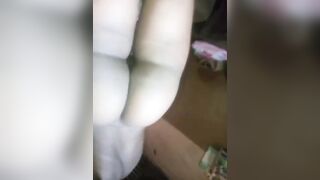 Elle est en train de doigte