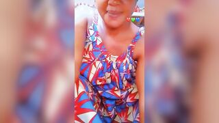 Rose à une grosse chatte