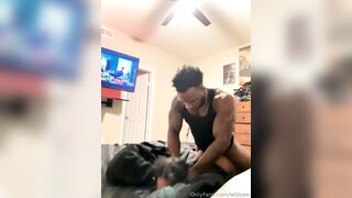 Elle supporte mes grands coups