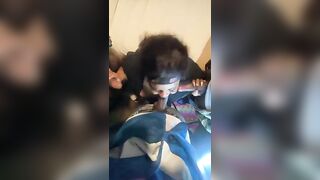 Plan à 4 elle suce très bien