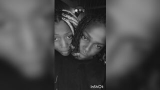 Couple lesbienne s’amuse