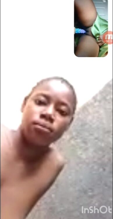 Appel vidéo nue avec une lesbienne Guinéenne soumah maman