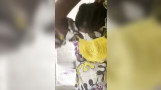 Un maçon baise sa go dans le chantier de son patron