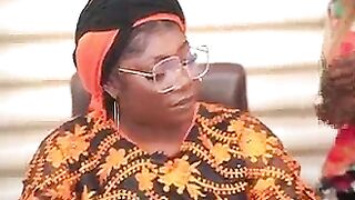 Baisé la patronne de ça femme a son service part 1