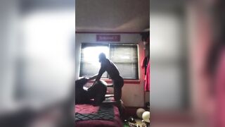 Il veut la tuer , la fille ne supporte plus c'est trop pour elle