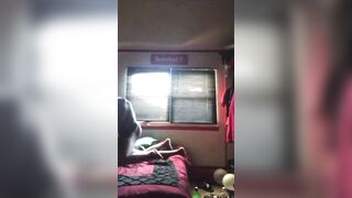 Il veut la tuer , la fille ne supporte plus c'est trop pour elle