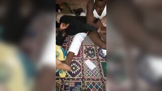 Elle fait semblant de ne pas aimer baiser mais baise a la fin