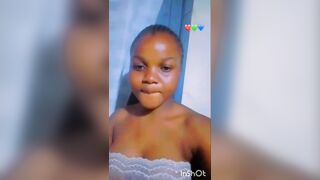 La belle congolaise nous montres son corps