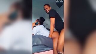 Je baise pendant qu elle est au téléphone avec son sugar daddy