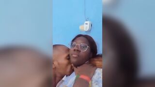 Avec ma go elle aime nous filmer