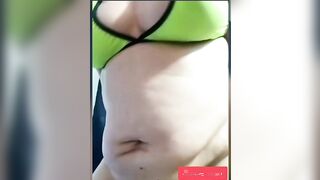 La vieille m'envoie ses vidéos