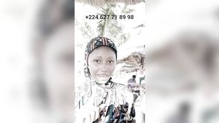 Hawa safi camara une lesbienne Guinéenne se masturbe en appel vidéo