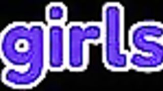 Marie Mille tager en stor pik på