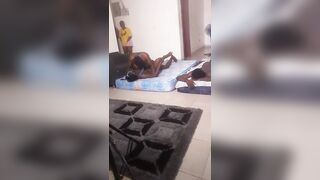 En plein tournage de porno.