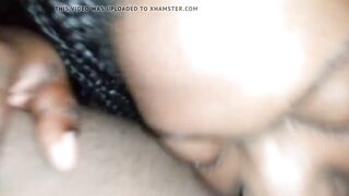 Lesbienne lèche la chatte