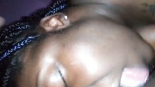 Lesbienne lèche la chatte