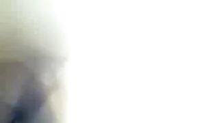 Voluptuous Ebony Dancer Shakes it for the Webcam