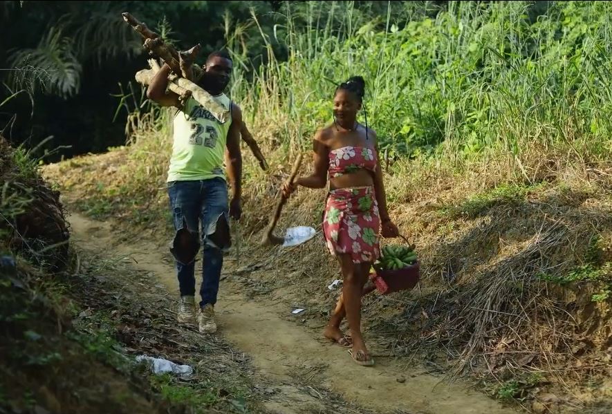 La gratitude d'une femme après avoir récolté