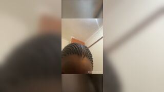 Une belle fille en live cam se masturbe 7