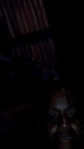 Alima lambert nous montre sa chatte