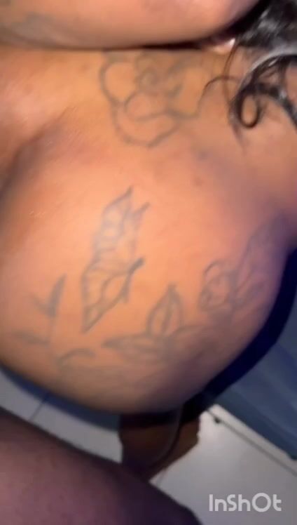 Sara zozo dans ces deboukehi