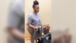 Baisé une voisine gros cul dans son appartement part 1