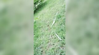 il baise en dehors pute