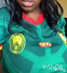 Ta jupiter noir influenceuse camerounaise sur son sextoys