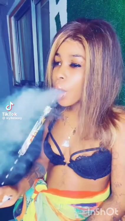 Kylla sexy se masturbe