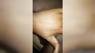 Elle fait un vidéo pour son copain