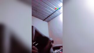 La jeune jénnie se fait baiser par son mec