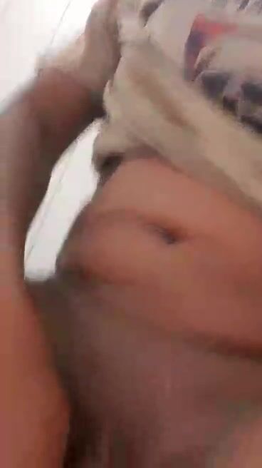 La policière guinéenne excitée part3