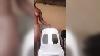 Déshabiller et doigté sa chatte