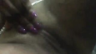 Mariam femme mariée montre sa chatte part 2