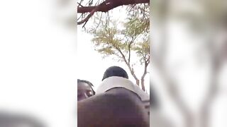 Baise dans le Sahara Mauritanie en pleine journée