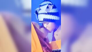 Bouffer la chatte de sa cousine pour le rendre lesbienne