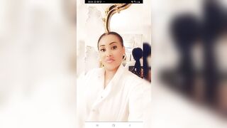 Jolie femme           .