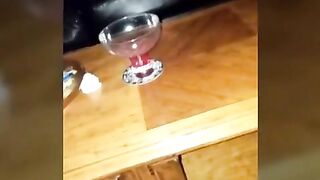 J'ai joui dans sa bouche pendant qu'elle me suce