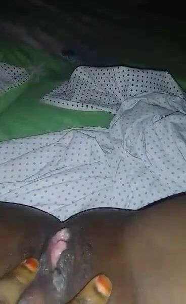Hadja fanta montre sa chatte part5