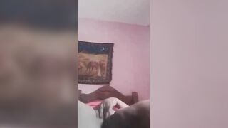 Une grosse femme Mauritanienne montre sa chatte