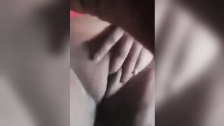Une grosse femme Mauritanienne montre sa chatte