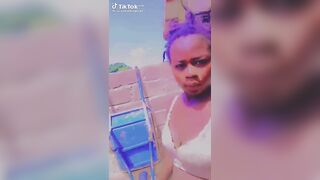 Vue sur TikTok une malienne avec sa chatte poilue chante le son de Seydou ché