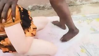 Baise fille albinos gros cul par deux grandes bite