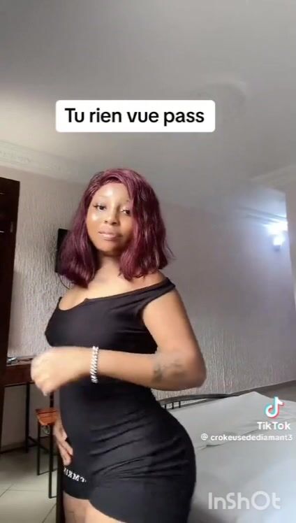 Minette salarié prise en levrette