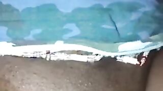 chatte serré doigté à une seule doigt avec baya au rein part 3