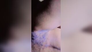 Pute nigérienne ouvert sa chatte poilue et doigté