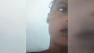 Esther  a divulgué une vidéo