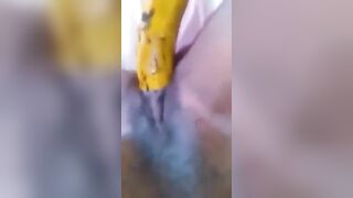 ELLE JOUE AVEC ALOCO