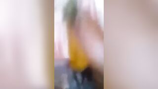 ELLE JOUE AVEC ALOCO