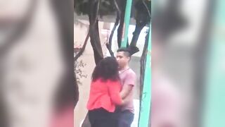 Un coup dans le jardin public